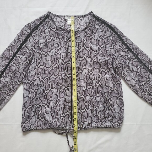 Cache Women's Snakeskin Print Sheer 3/4 Sleeve Blouse Gray Size 4 - Picture 12 of 12
